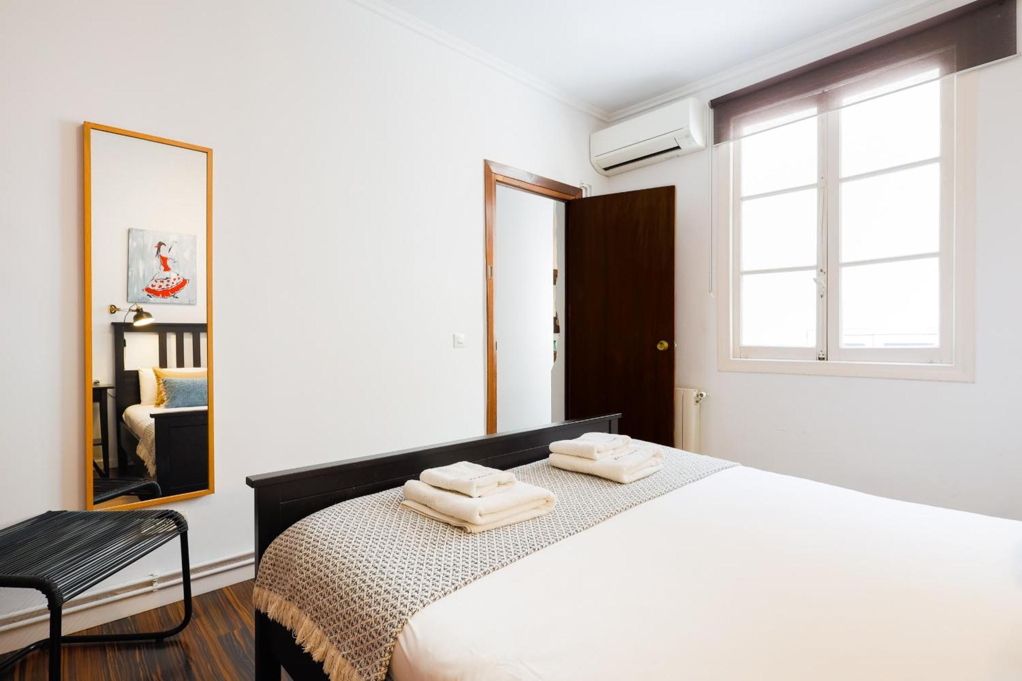 C92 - Rustic Two Bedrooms Apartment With Terrace มาลากา ภายนอก รูปภาพ