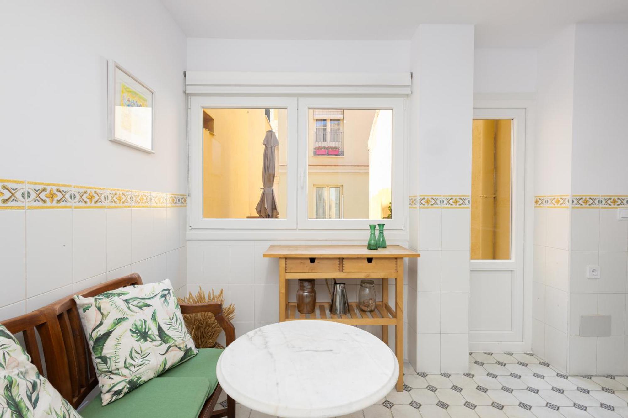 C92 - Rustic Two Bedrooms Apartment With Terrace มาลากา ภายนอก รูปภาพ