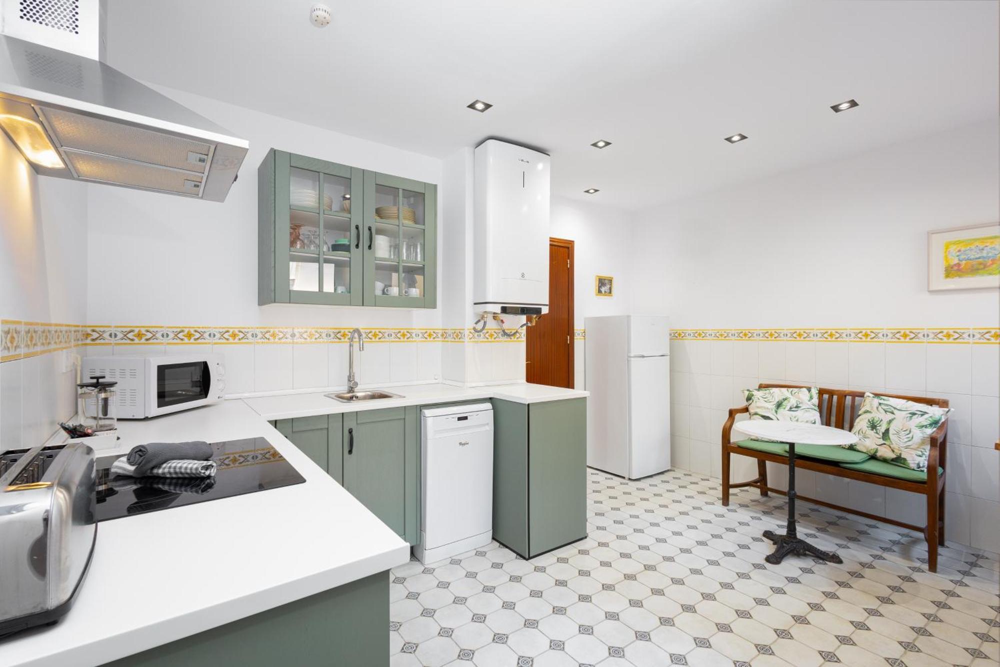C92 - Rustic Two Bedrooms Apartment With Terrace มาลากา ภายนอก รูปภาพ