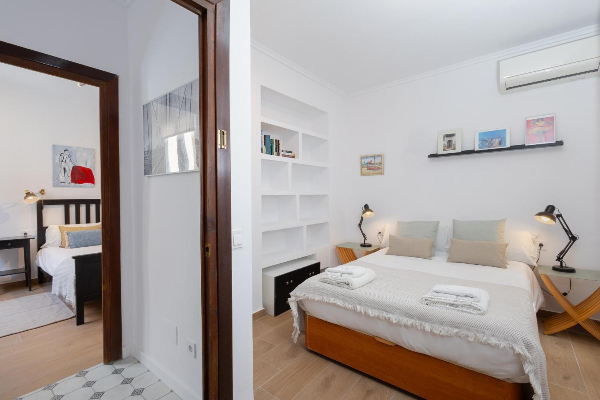 C92 - Rustic Two Bedrooms Apartment With Terrace มาลากา ภายนอก รูปภาพ